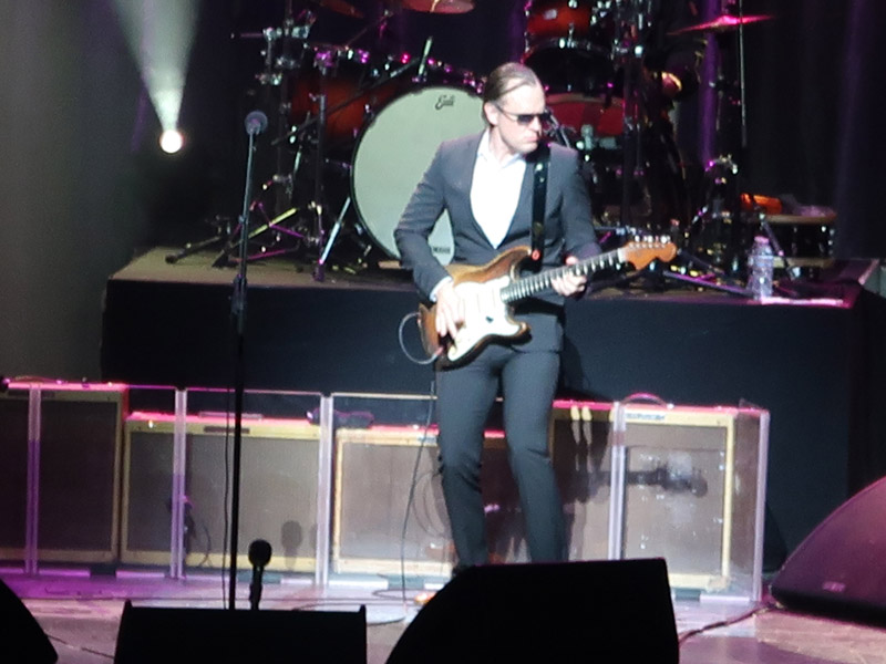 Joe Bonamassa In Concert, Dolby Theater, Hollywood, CA December 17 ...