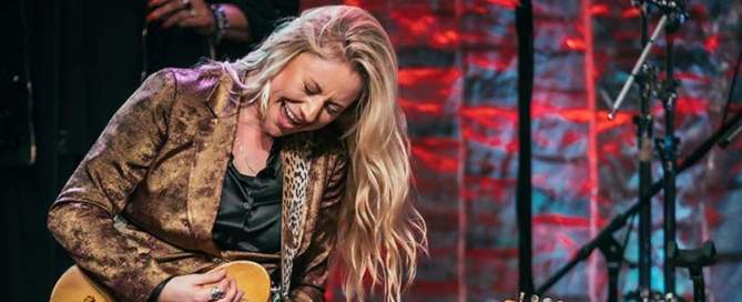 Joanne Shaw Taylor photo