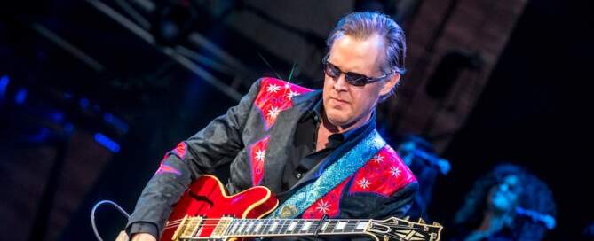 Joe Bonamassa, photo, Known Unknowns