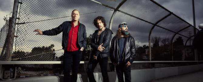 The Winery Dogs, photo, Breakthrough single